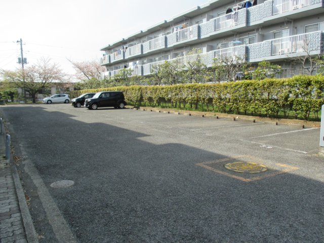 エストフレアＢ棟0104号室 駐車場