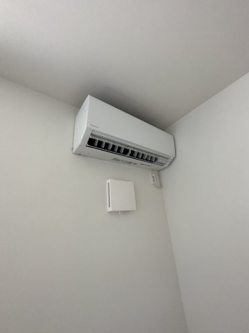 ベイルーム井土ヶ谷301号室 夏も冬もエアコンは必需品ですよね！