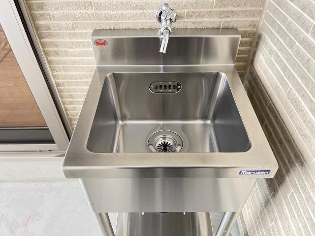 Ｇ・シエルクレール105号室 ガレージ内　水洗場