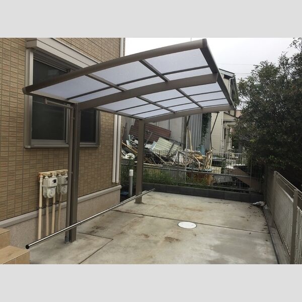 GLADIOLE・ISHII　C棟 屋根付き駐輪場