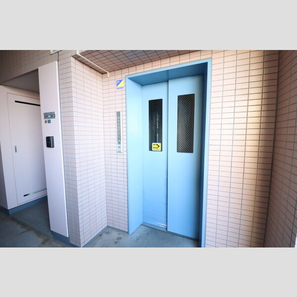オーシャンビュー弐番館507号室 エレベーター