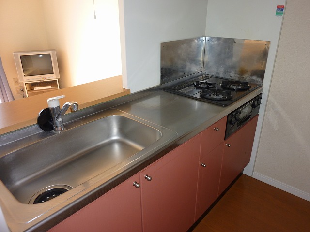 レオパレス古市場３ 広いキッチンスペース