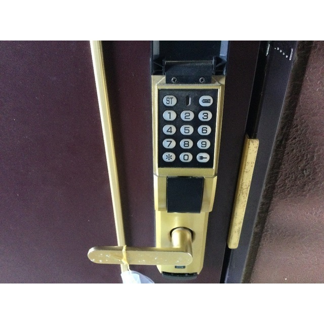 リュミエールⅠ105号室 玄関