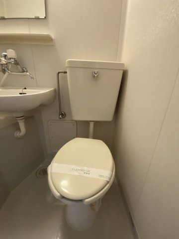 オーシャンフラット103号室 トイレ