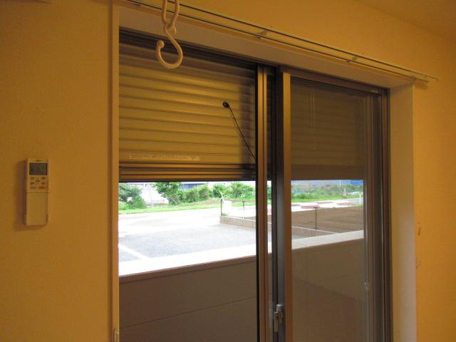 Floral Court 窓シャッター