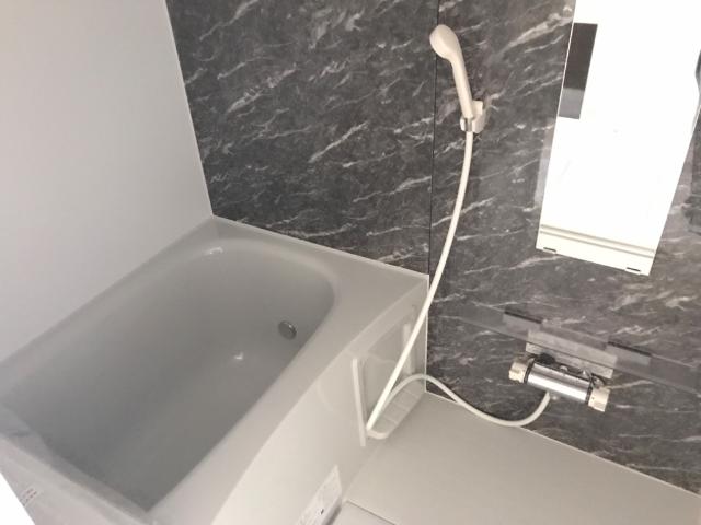 グリーンパーシモン102号室 バス