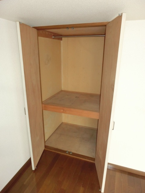 グリーンハイムB1階 クローゼット