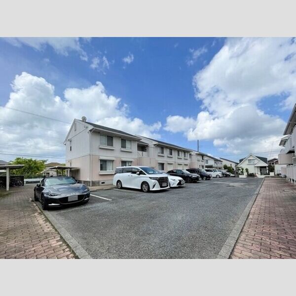 メゾンブランシュ　壱・弐番館 駐車場