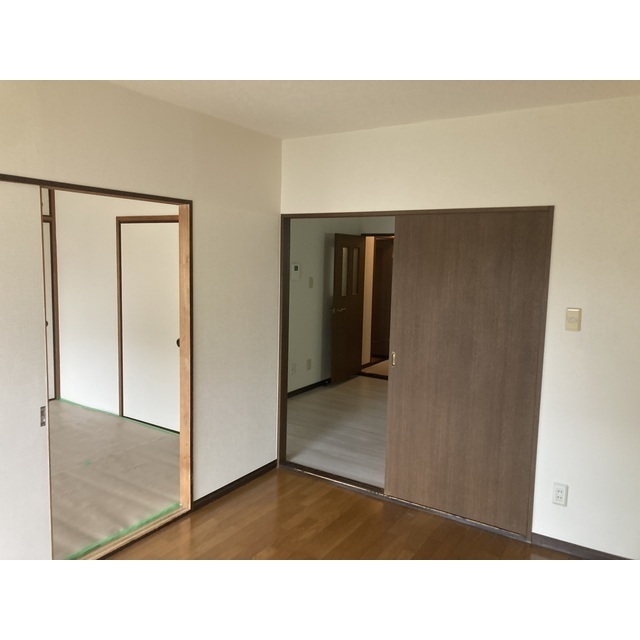 エンブレム202号室 リビング