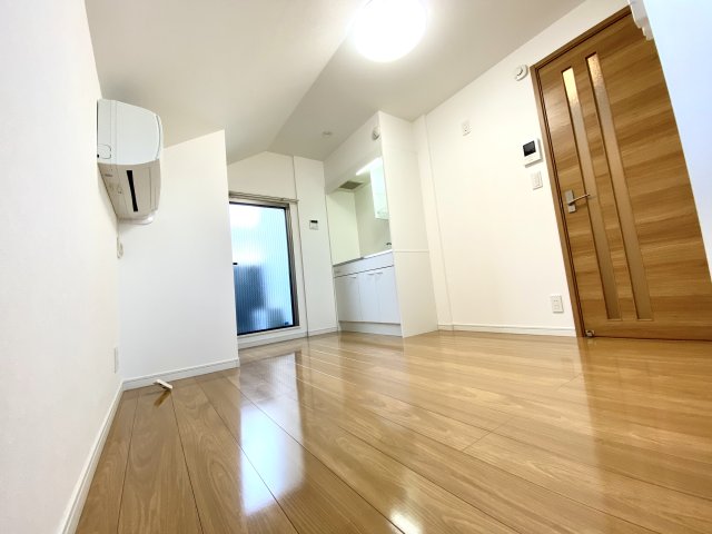 ベイルーム西戸部302号室 寝室