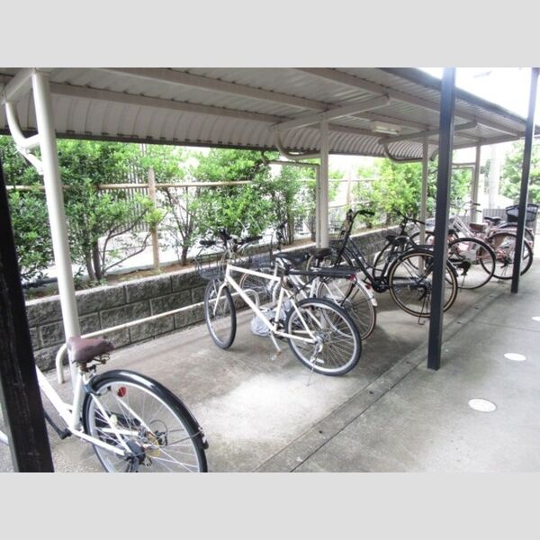 ヒルサイドテラス 駐輪場