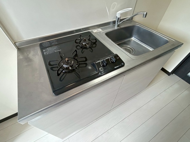 クイーンコンシェル2階 写真は同型101号室