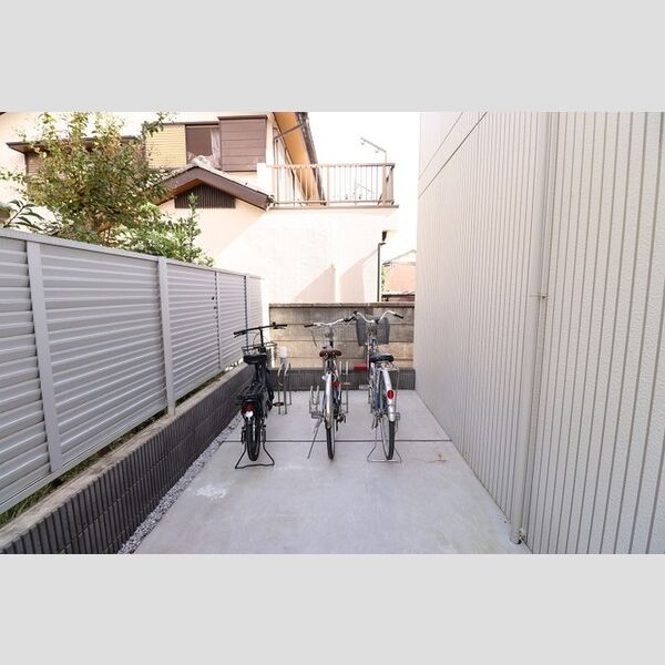 Calm 自転車駐輪場(台数制限有)