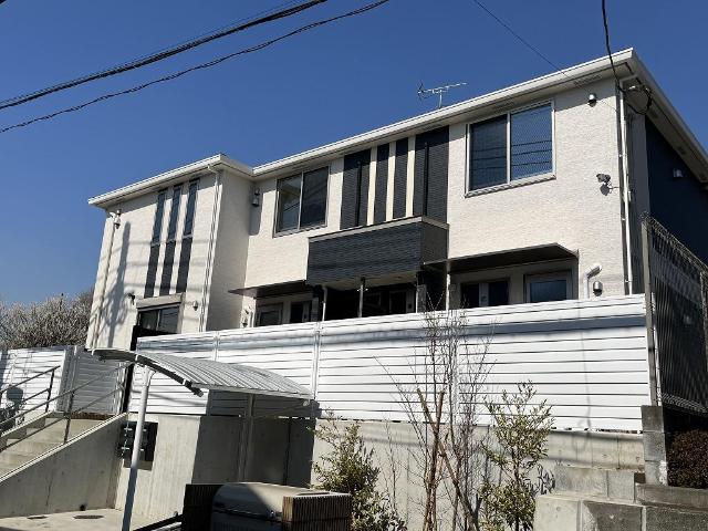 サクラーレ成城 外観写真（昼）