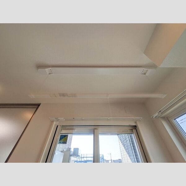 セレスティア六町Ⅱ303号室 室内物干し