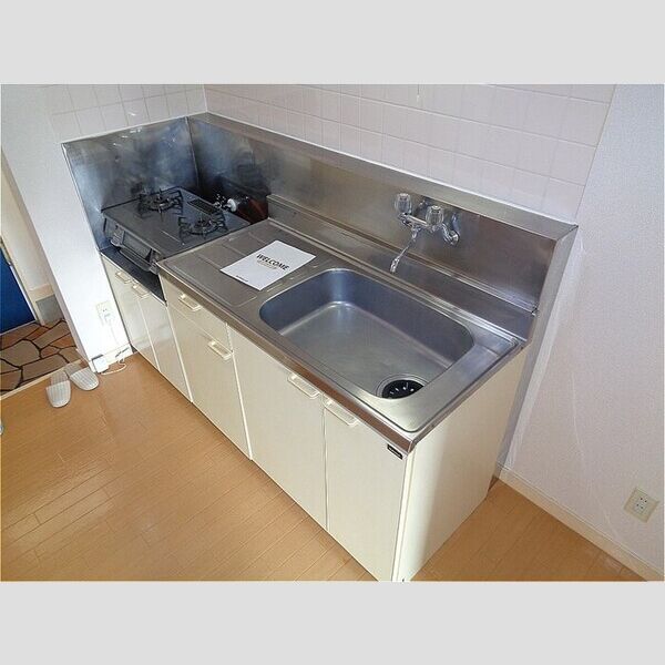 グリーンウッドハイツB206号室 キッチン(コンロ設置済)