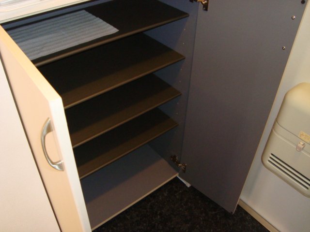 レフィナードＮ．Ｋ00203号室 シューズＢＯＸ