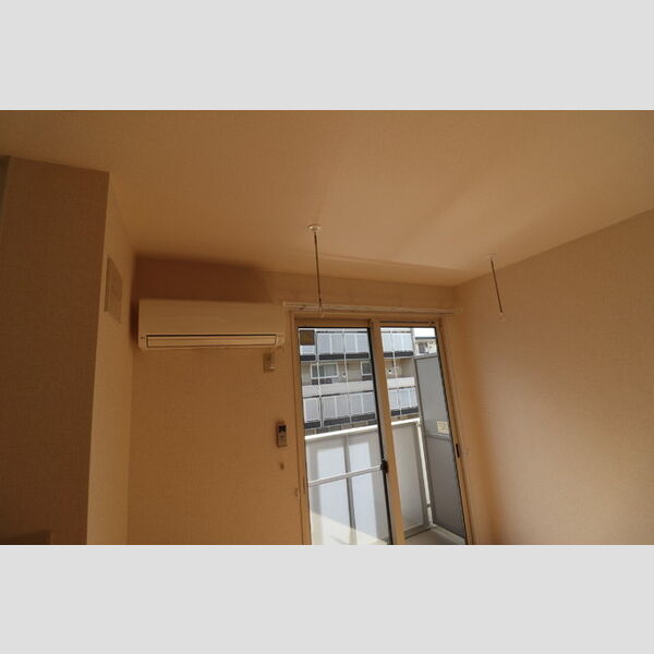 レジデンスフジミ203号室 エアコン・室内物干し