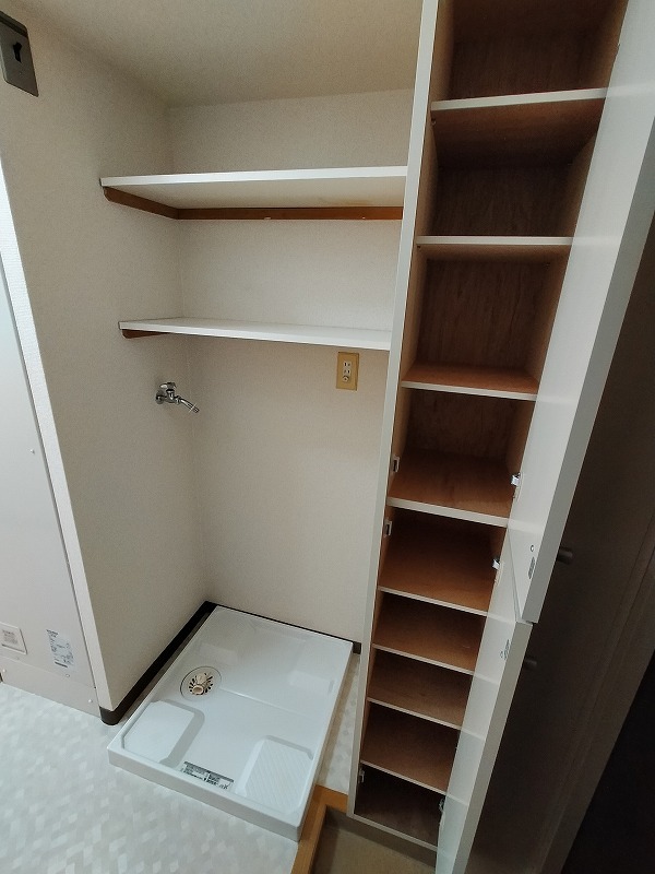 ホロンプラザ行徳4階 玄関