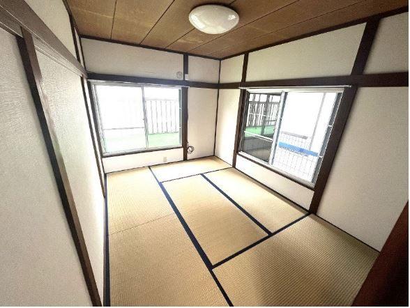 所沢市牛沼F戸建 朝日がたくさん入る部屋です