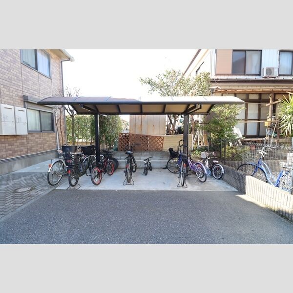 プラッツ・ルーエ　A/B 駐輪場