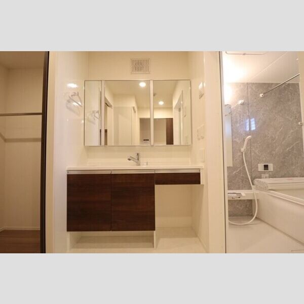 ボヌール305号室 洗髪洗面化粧台