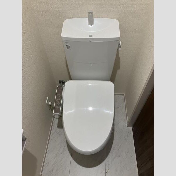 リーブルファイン若葉桜木202号室 トイレ