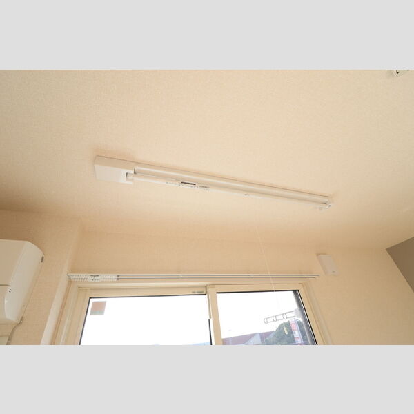 パークサイドSOGA302号室 室内物干し