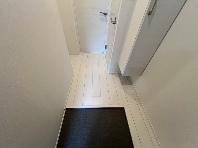 オーブリオン白金5階 玄関