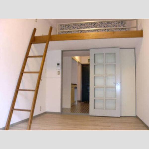 メゾンシャレー 洋室　※小屋裏収納付