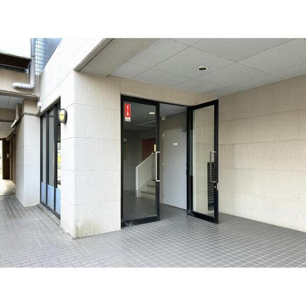 ヴォーヌング習志野台504号室 エントランス