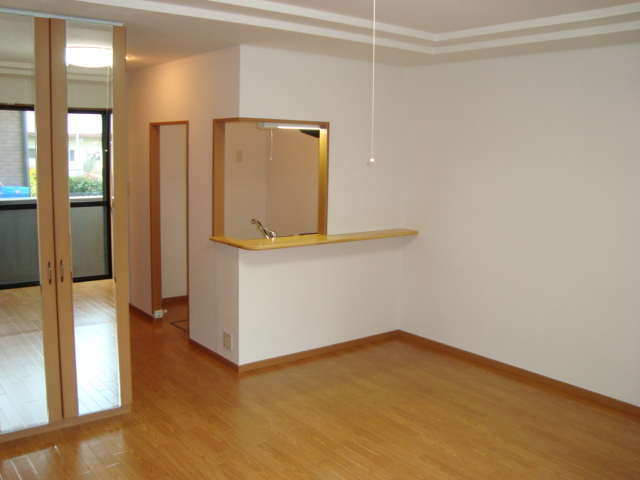 アランフェス 洋室