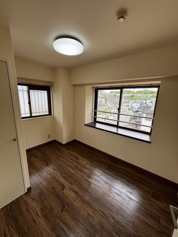 クレアールスギモト301号室 洋室