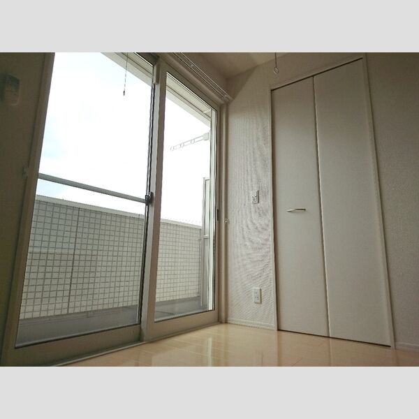 ヘリオス吉川美南　アレス303号室 居室