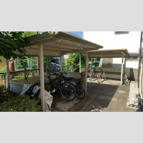 アムール 駐輪場