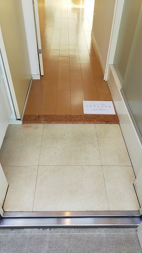 ラグジュアリーアパートメント森下 玄関