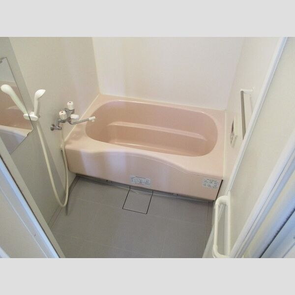 ウィステリア 浴室(追い焚き機能付)