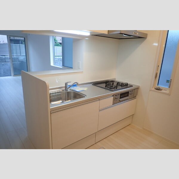 ソフィアⅢ読売ランド105号室 対面キッチン(3口コンロ)