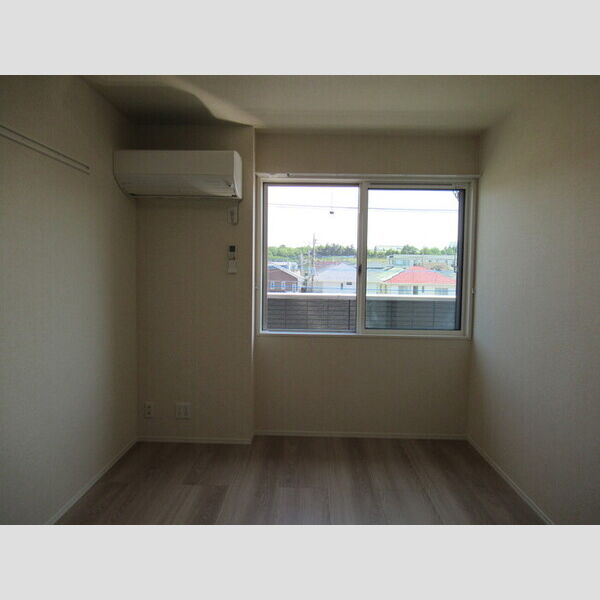 KOCHIA N・S　S棟302号室 洋室