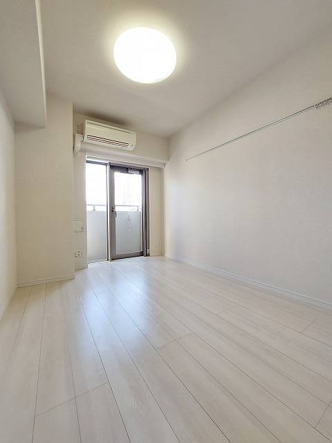 ガーラ・ステーション新宿牛込柳町 こちらの居間で趣味の時間をお楽しみください