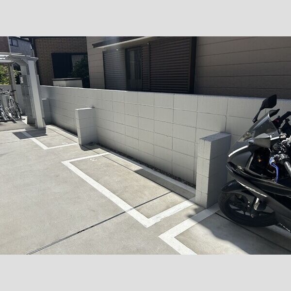 コモドコーポ前原 駐輪場