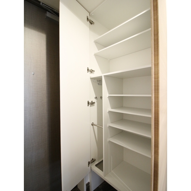 プレール・ドゥーク浅草Ⅳ501号室 シューズボックス