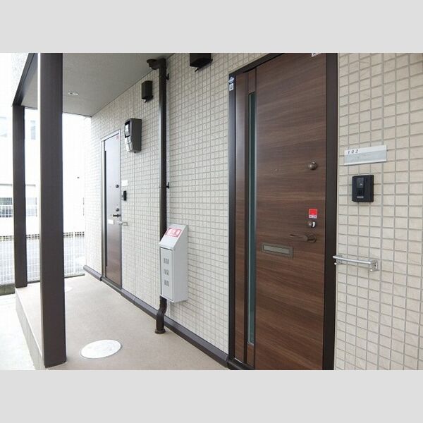 オーガスト螢101号室 エントランス