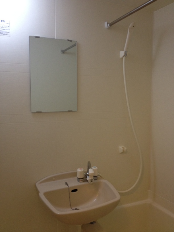 レオパレス大宮公園102号室 ベッド