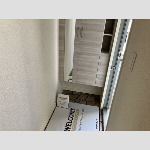 ウェルセッジ請西　Ⅱ 玄関