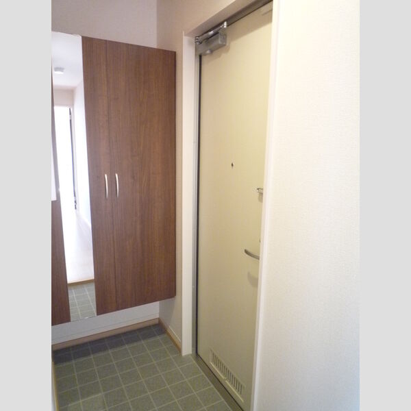 Bright Halu 　west205号室 玄関