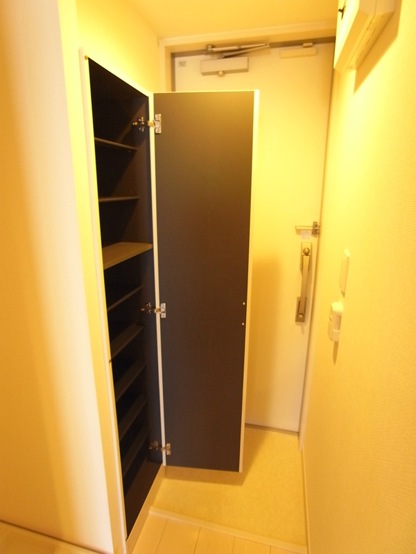 リブリ・赤塚パルル 玄関