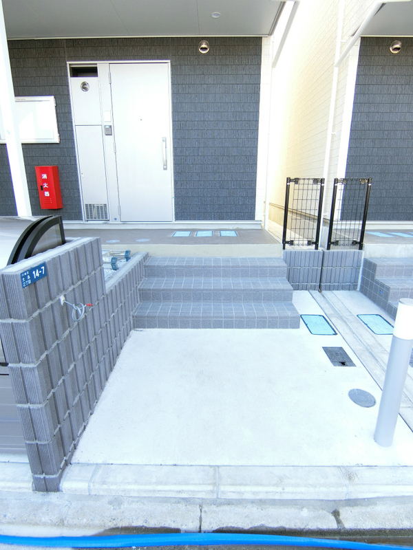 リブリ・Luci Ferin1階 エントランス