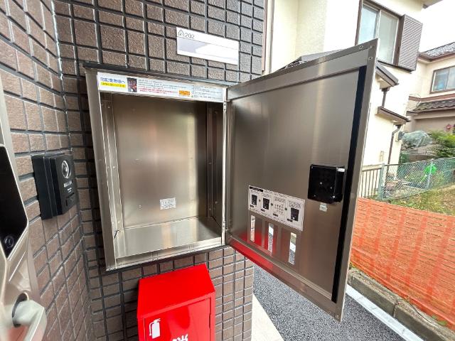 リノナル202号室 宅配BOX