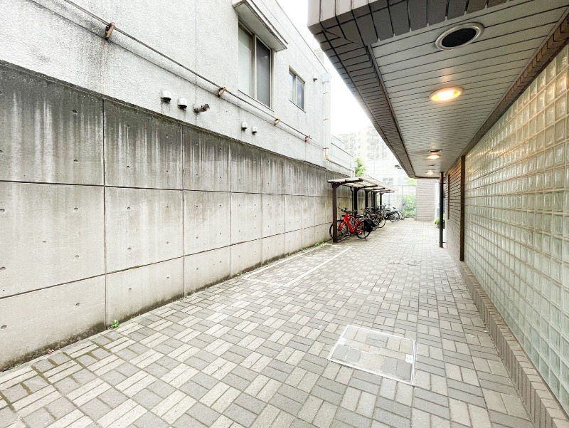 ベルセル南青山3階 駐輪場